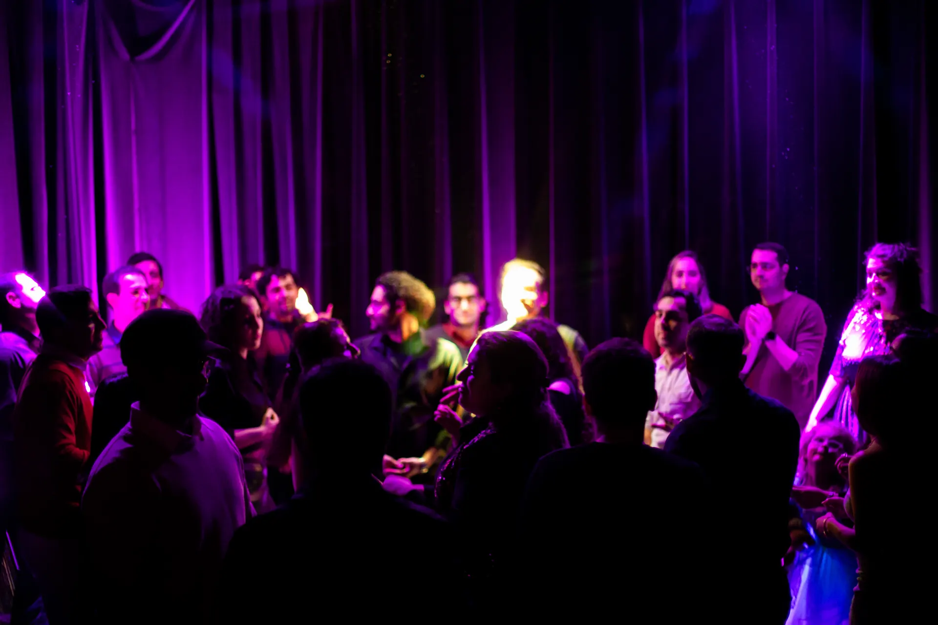 Purple crowd frame from a Givēh night